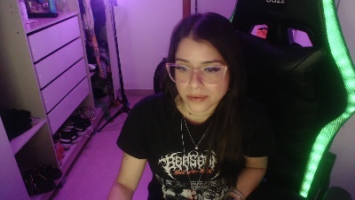 Lauriiis live cam on Cam4