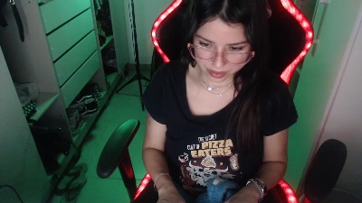 Lauriiis live cam on Cam4