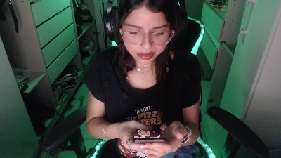 Lauriiis live cam on Cam4