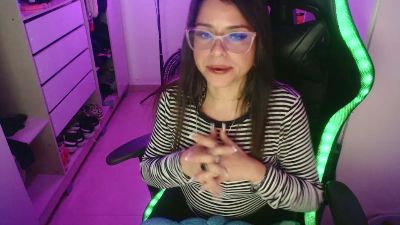 Lauriiis live cam on Cam4