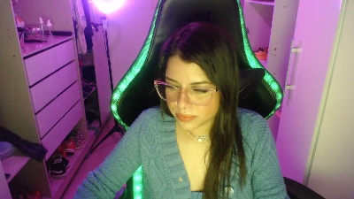Lauriiis live cam on Cam4