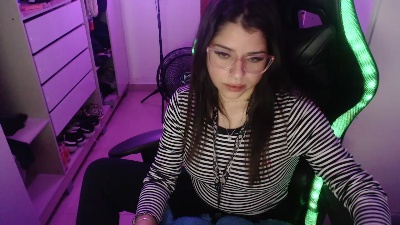 Lauriiis live cam on Cam4