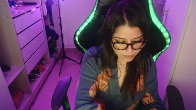 Lauriiis live cam on Cam4