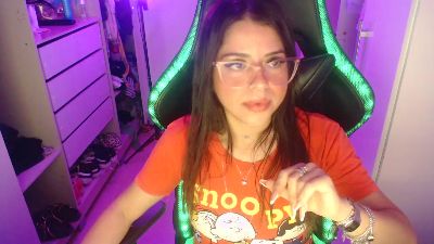 Lauriiis live cam on Cam4