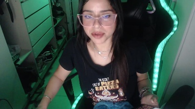 Lauriiis live cam on Cam4