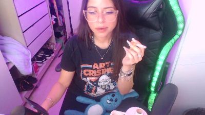 Lauriiis live cam on Cam4