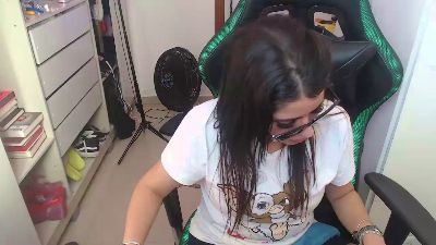 Lauriiis live cam on Cam4