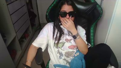Lauriiis live cam on Cam4