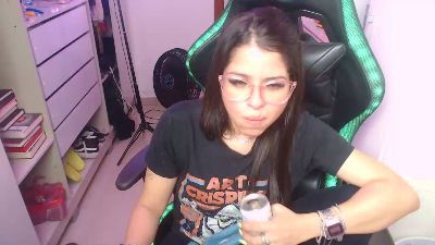 Lauriiis live cam on Cam4