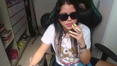 Lauriiis live cam on Cam4