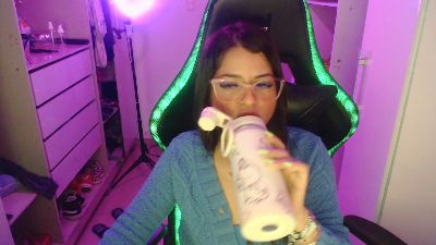 Lauriiis live cam on Cam4