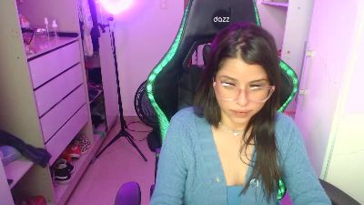 Lauriiis live cam on Cam4