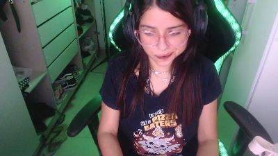 Lauriiis live cam on Cam4