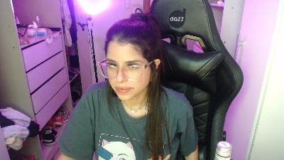 Lauriiis live cam on Cam4