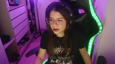 Lauriiis live cam on Cam4