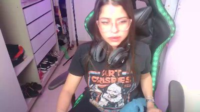 Lauriiis live cam on Cam4