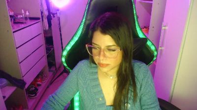 Lauriiis live cam on Cam4