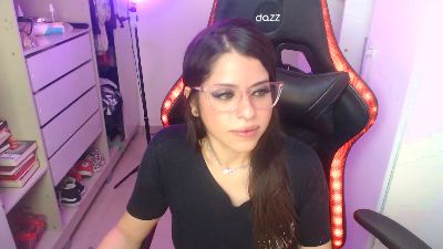 Lauriiis live cam on Cam4