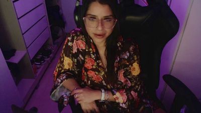 Lauriiis live cam on Cam4