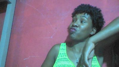 Laurinah live cam on Cam4