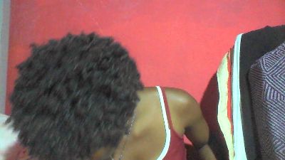 Laurinah live cam on Cam4