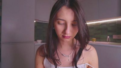 LaurineNuon live cam on Cam4