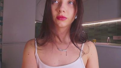LaurineNuon live cam on Cam4