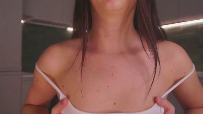 LaurineNuon live cam on Cam4