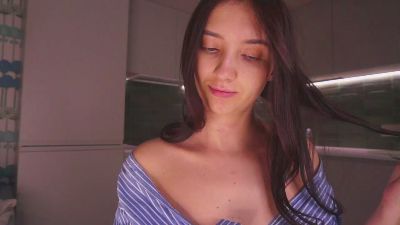 LaurineNuon live cam on Cam4