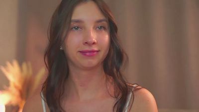 LaurineNuon live cam on Cam4