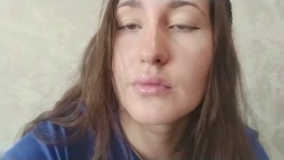 LaurynNagai live cam on Cam4