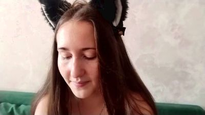 LaurynNagai live cam on Cam4