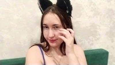 LaurynNagai live cam on Cam4