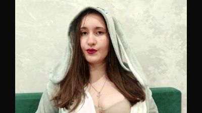 LaurynNagai live cam on Cam4