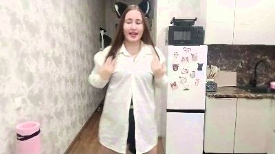 LaurynNagai live cam on Cam4