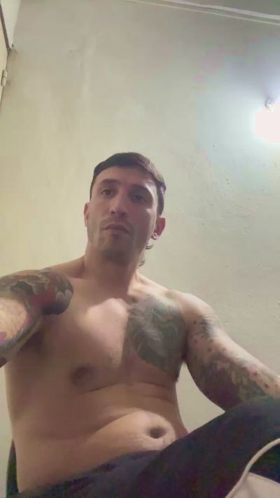 Lautaro2036 live cam on Cam4