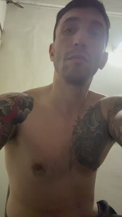 Lautaro2036 live cam on Cam4