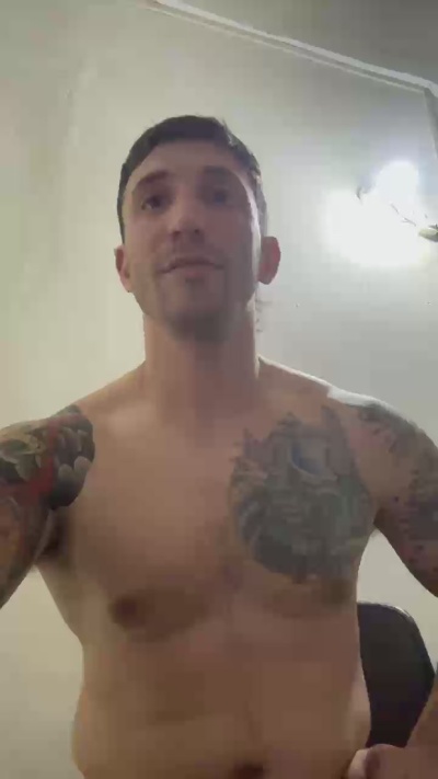 Lautaro2036 live cam on Cam4