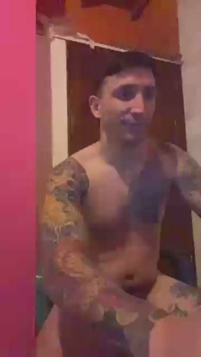 Lautaro2036 live cam on Cam4