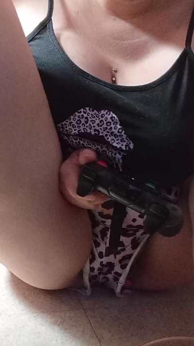 Lauz0 live cam on Cam4
