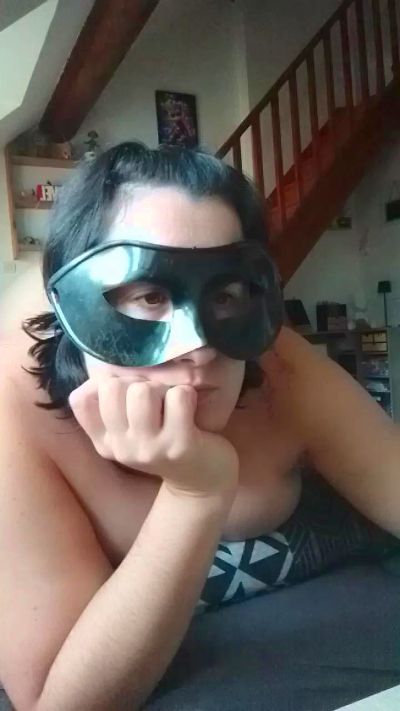 Lauz0 live cam on Cam4