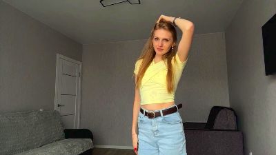 LaveniaEmswiler live cam on Cam4