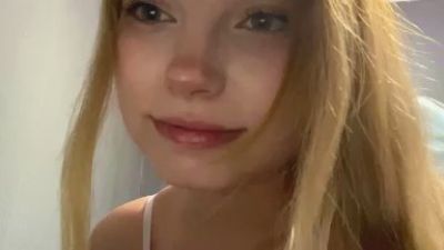 LavetaBloyd live cam on Cam4