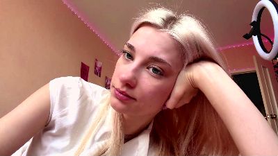 LaviniaSalada live cam on Cam4