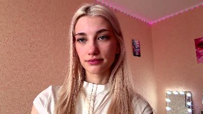 LaviniaSalada live cam on Cam4