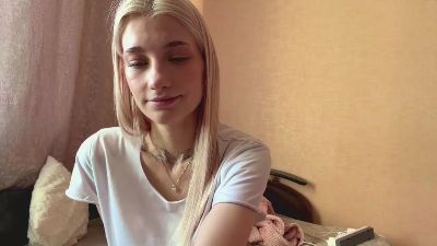 LaviniaSalada live cam on Cam4
