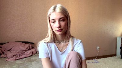 LaviniaSalada live cam on Cam4