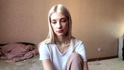 LaviniaSalada live cam on Cam4