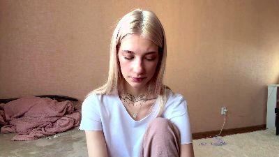 LaviniaSalada live cam on Cam4
