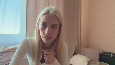 LaviniaSalada live cam on Cam4